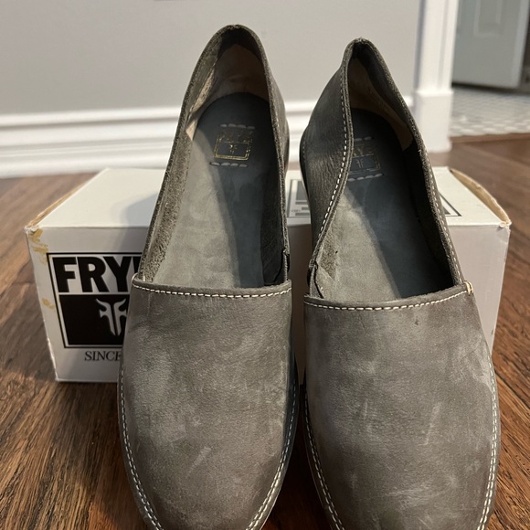 Frye grey Milly A Line slip on flats - Picture 3 of 5